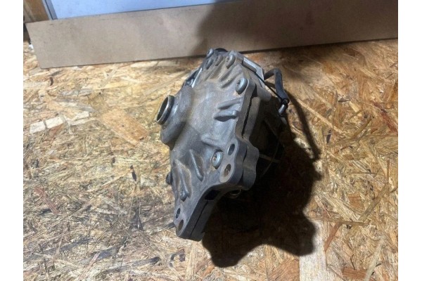 Reductor delantero Land Rover Range Rover Velar (L560) J8A23017AB 0.0L diésel usado 2