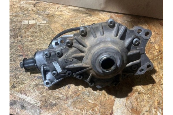 Reductor delantero Land Rover Range Rover Velar (L560) J8A23017AB 0.0L diésel usado 3