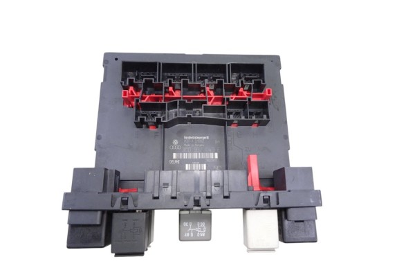 3C0937049E CAJA RELES / FUSIBLES SEAT TOLEDO (5P2) Sport-up 2006 3C0937049E 213068 SEAT - 2