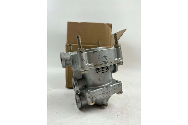 Válvula de control Wabco 9730024020 para semirremolque usado 5