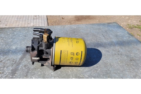 Válvula de Secador de Aire Man Tgs Tgx 81.52102-6370 K017711 usado 4