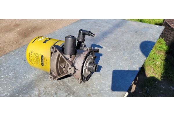 Válvula de Secador de Aire Man Tgs Tgx 81.52102-6370 K017711 usado 6