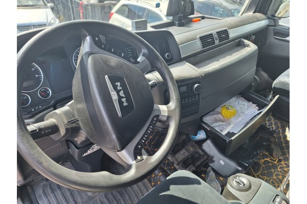 Válvula de freno principal MAN TGX I 18.480 EURO 6 13XH843 K039569 81