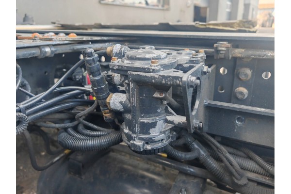 Válvula Europa para remolque Iveco S Way 2019 usado 2