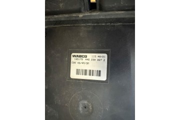 Brake Main Valve Iveco S WAY 4462300272 Car type trucks