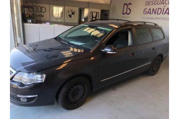 VOLKSWAGEN PASSAT VARIANT (3C5) Highline