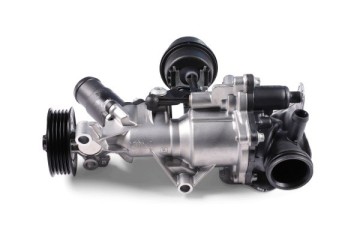 Coolant pump for MERCEDES A W176 B SPORTS TOURER W246 Car type passenger cars