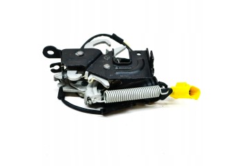 BMW 5 G30 FRONT RIGHT LOCK MASK BOTTOM PART 51237347411 Catalog number of the part 51237347411 OEM