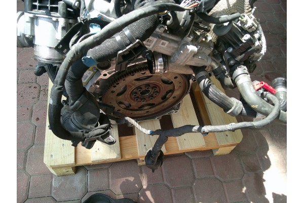 R ROVER EVOQUE L551 SILNIK KOMOPLETNY 204DTA 240KM Car type 4x4 SUV passenger cars