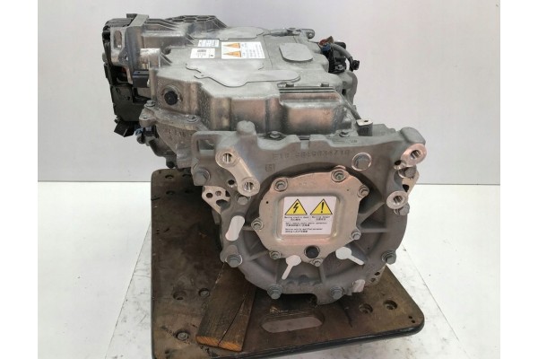 PEUGEOT E 3008 III 2024 E 5008 III ZKZ ZK03 157 KW 213 KM SILNIK NAPED Car type 4x4 SUV passenger cars
