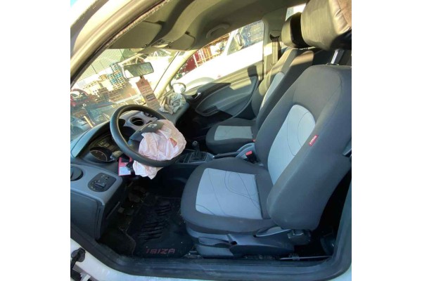 SEAT IBIZA ST (6J8) Reference