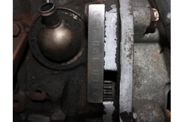 Motor de gasolina con caja de cambios VW LT 28-35 y 2.0 CH 008301107