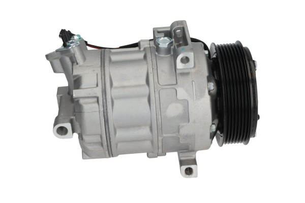 RENAULT AIR CONDITIONING COMPRESSOR