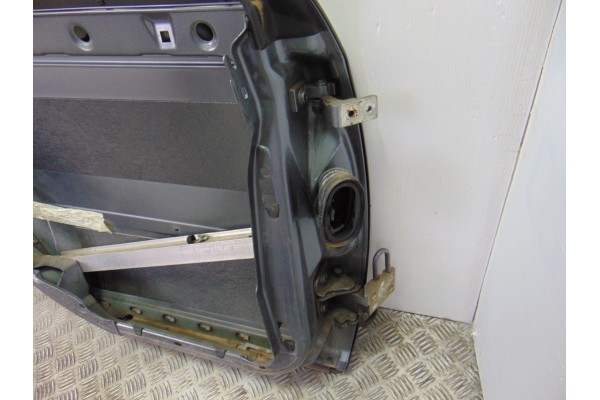 GRIS CENIZA PUERTA TRASERA IZQUIERDA AUDI A6 BERLINA (4B2) 2.8 Quattro 2000 GRIS CENIZA 186353 AUDI - 1