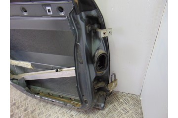 GRIS CENIZA PUERTA TRASERA IZQUIERDA AUDI A6 BERLINA (4B2) 2.8 Quattro 2000 GRIS CENIZA 186353 AUDI - 1