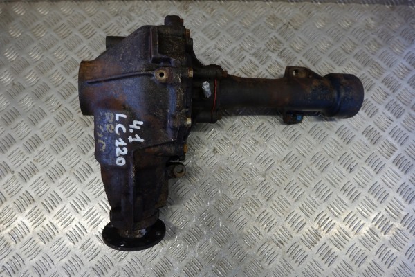 Reduktor przedni TOYOTA LAND CRUISER 120 _J12_ 411103D440 3 0L diesel Part manufacturer Toyota OE