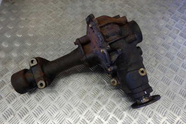 Reductor delantero TOYOTA LAND CRUISER 120 (J12) 411103D440 3.0L diés