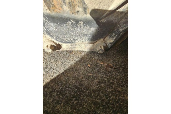 Reductor trasero MERCEDES-BENZ C (W203) A2033510008 2.0L diésel 90kW 