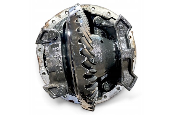 20587709 VOLVO Differential drive axle Installation side front