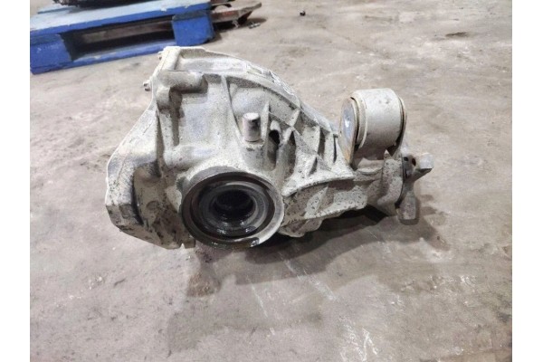 Rear reducer MERCEDES BENZ E W213 A2053510400 2 2L hybrid 143kW 2019 Part manufacturer Mercedes Benz OE