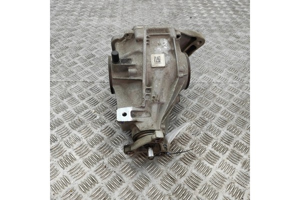 REAR REDUCER MERCEDES BENZ SLC R172 A1723510400 30446170 1 6L 115kw Part manufacturer Mercedes Benz OE