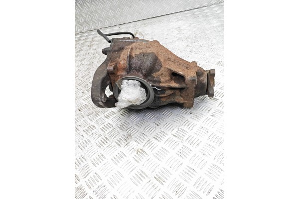 Rear differential Mercedes Benz Vito Viano W639 2 2 CDI 3 72 Part manufacturer Mercedes Benz OE