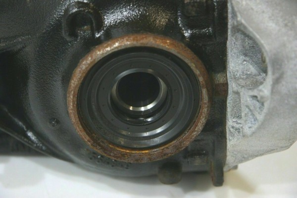 BMW SERIES 1 Rear Differential OEM 33107599411 Catalog number of the original J862394 33107599411 7599411