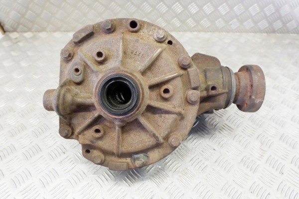 Rear reducer JAGUAR XF X250 8W934A213BA 2 7L diesel 152kW 2008 Catalog number of the part 8W934A213BA