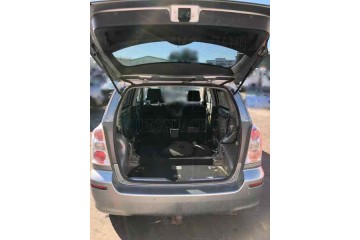 TOYOTA COROLLA VERSO (R1) 2.2 D-4D Sol