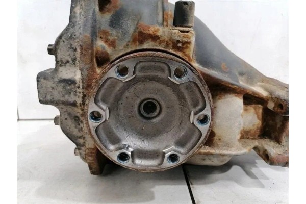 Mercedes SL R230 rear differential A23035014 AMG 2 82 Part manufacturer Mercedes Benz OE