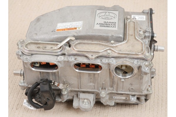 Toyota Yaris III XP13 2018 Hybrid 39 000 km Power Converter G9200 52033