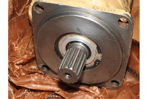 hydraulic pump Warynski Star 660 crane ZSH 6 R 061 34 Part manufacturer no brand
