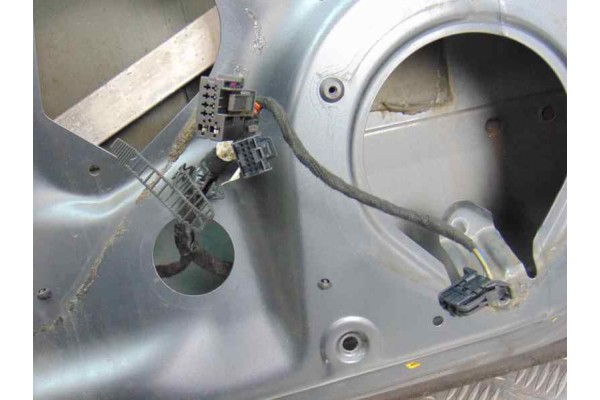 GRIS CENIZA PUERTA DELANTERA IZQUIERDA AUDI A4 AVANT (8E) 2.5 TDI (120kW) 2003 GRIS CENIZA 176300 AUDI - 2