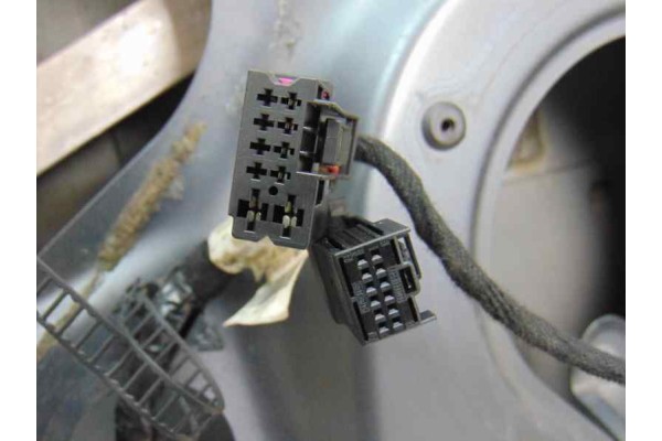 GRIS CENIZA PUERTA DELANTERA IZQUIERDA AUDI A4 AVANT (8E) 2.5 TDI (120kW) 2003 GRIS CENIZA 176300 AUDI - 3