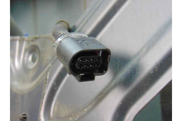 GRIS CENIZA PUERTA TRASERA IZQUIERDA AUDI A4 AVANT (8E)