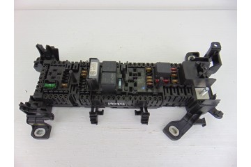 CAJA RELES / FUSIBLES MERCEDES-BENZ CLASE A (BM 176)