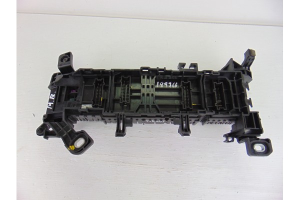 CAJA RELES / FUSIBLES MERCEDES-BENZ CLASE A (BM 176)