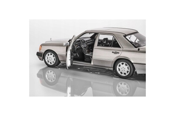 MODEL MERCEDES BENZ 500 E IN 124 1991 1993 1 18 B66040724 Catalog number of the part B66040724