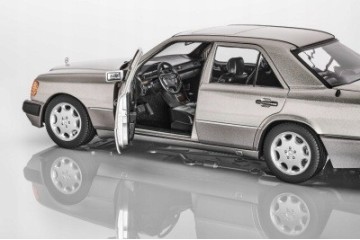 MODEL MERCEDES BENZ 500 E IN 124 1991 1993 1 18 B66040724 Catalog number of the part B66040724