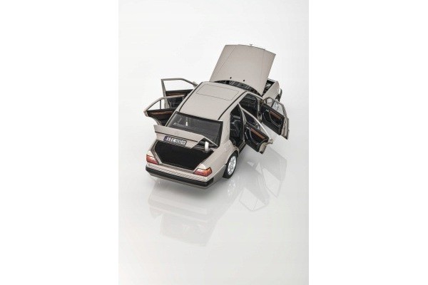 MODEL MERCEDES BENZ 500 E IN 124 1991 1993 1 18 B66040724 Part manufacturer Mercedes Benz OE