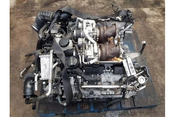 Silnik ASTON MARTIN motor engine montaz