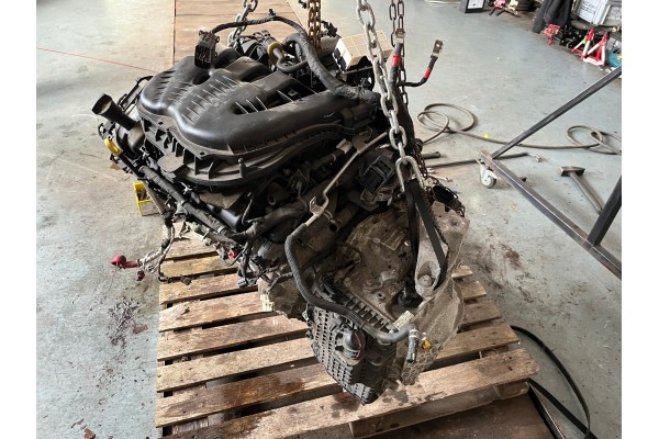 silnik skrzynia 68311479BA i 68229651AE Cherokee kl lift 3 2 benzyna V6 Car type 4x4 SUV