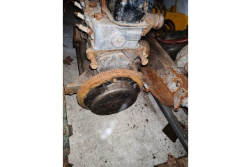 SEAT 850 NIE FIAT 850 SILNIK UZYWANY DRZWI BOTNIKI Car type passenger cars