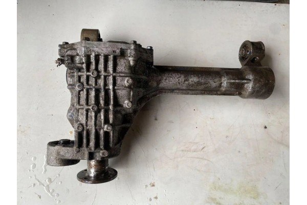 Front reducer NISSAN PATHFINDER III R51 EA011 2 49L diesel 128kW 2006