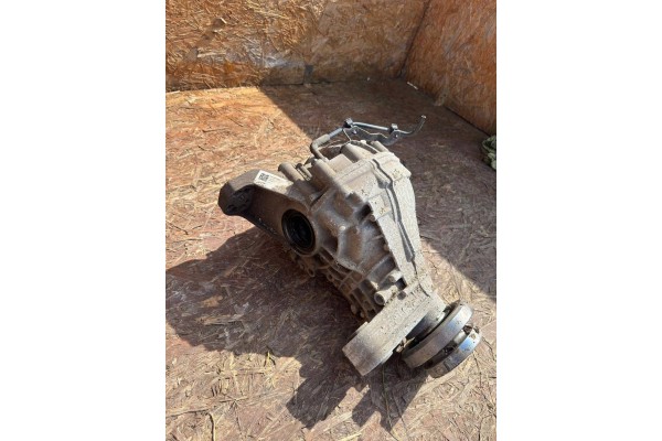 Rear differential Rear Maserati Levante 06700376850 Part manufacturer Maserati OE