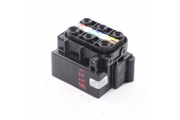 Módulo Divisor de Suspensión Mercedes W213 C238 AIRMATIC A0993200258