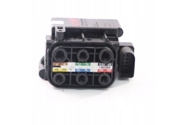 Módulo Divisor de Suspensión Mercedes W213 C238 AIRMATIC A0993200258