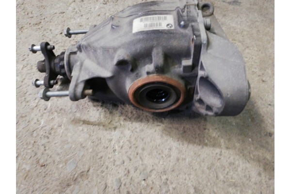 2013 BMW 3 F30 F35 F31 Rear differential 7605589 Catalog number of the part 7605589