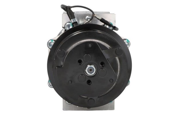 Air conditioning compressor 12V NEW HOLLAND CR9060 HIGHWAY AUTOMOTIVE 45105011 Part manufacturer HIGHWAY AUTOMOTIVE