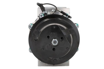 Air conditioning compressor 12V NEW HOLLAND CR9060 HIGHWAY AUTOMOTIVE 45105011 Part manufacturer HIGHWAY AUTOMOTIVE